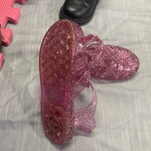 Sparkling rain sandals for girls size 4T